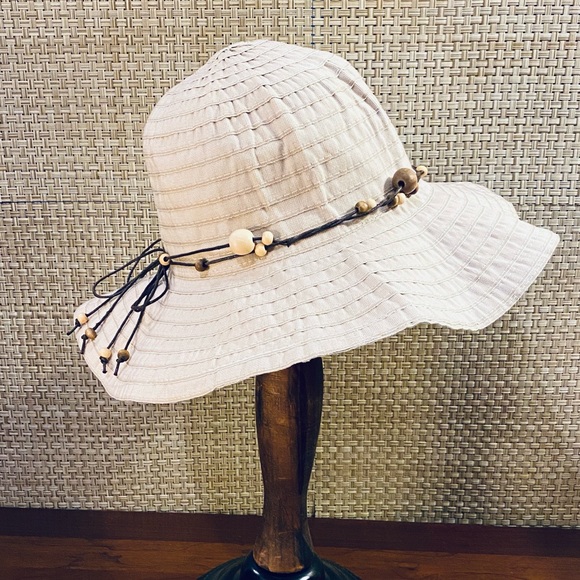 🌟HP🌟VTG NWOT Packable Tan Ribbon Floppy Wood Bead Band Hat OS - Picture 3 of 8